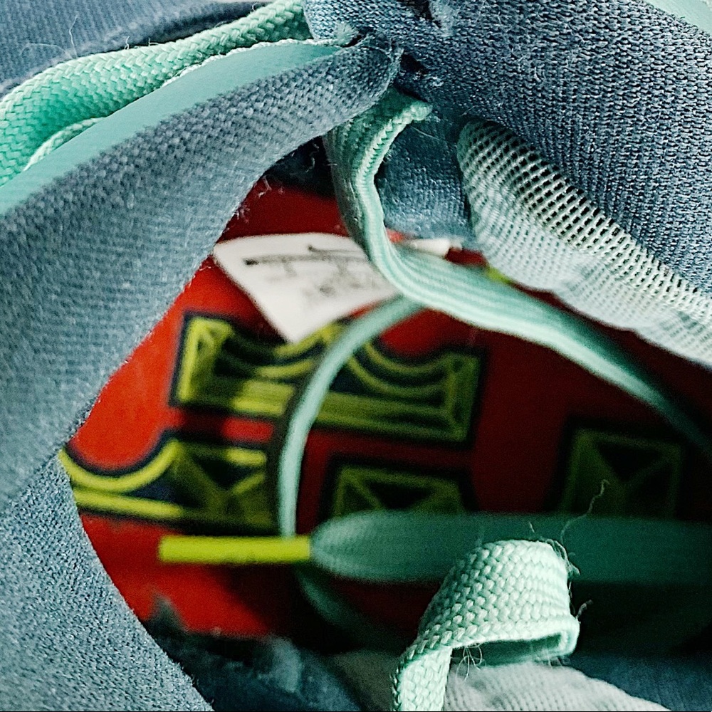 Nike Lebron sneakers - Picture 7 of 7